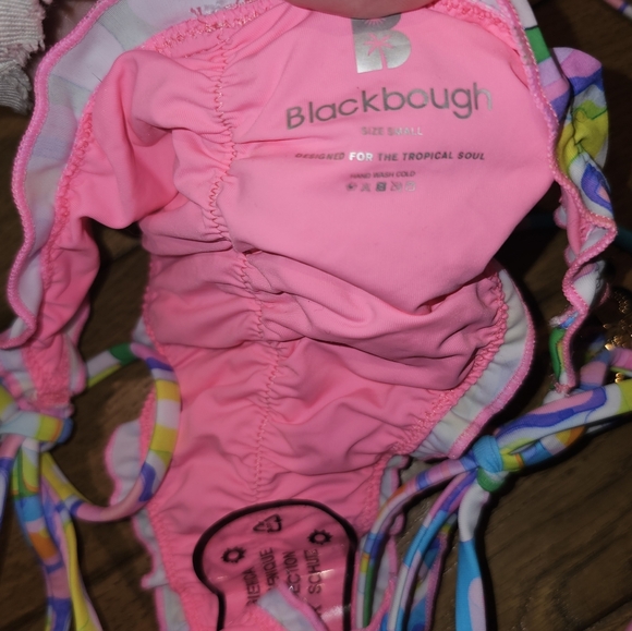 Blackbough Ruffle Bikini - Picture 4 of 8